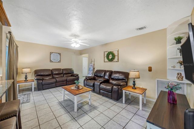 609 KING HENRY COURT, Seffner, FL 33584