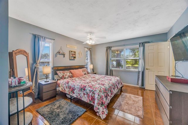 609 KING HENRY COURT, Seffner, FL 33584