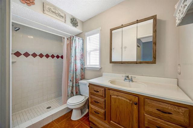 609 KING HENRY COURT, Seffner, FL 33584