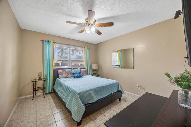 609 KING HENRY COURT, Seffner, FL 33584