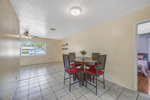 609 KING HENRY COURT, Seffner, FL 33584
