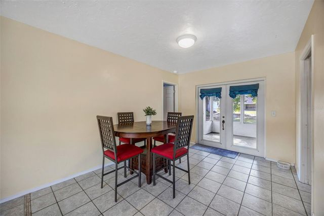 609 KING HENRY COURT, Seffner, FL 33584