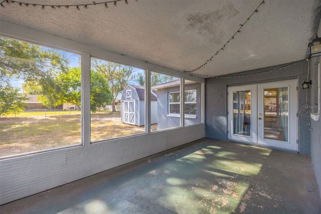 609 KING HENRY COURT, Seffner, FL 33584