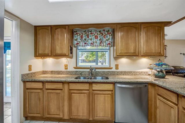 609 KING HENRY COURT, Seffner, FL 33584