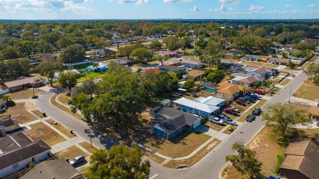 609 KING HENRY COURT, Seffner, FL 33584