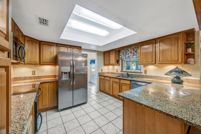 609 KING HENRY COURT, Seffner, FL 33584