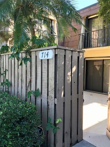 714 7th Ct, Palm Beach Gardens, FL 33410