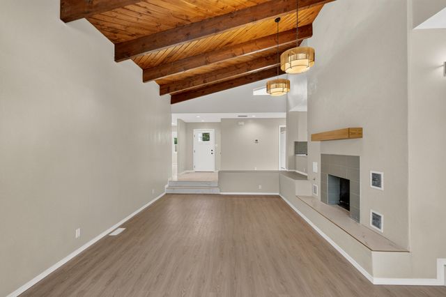 9635 Village Green Drive NE, Albuquerque, NM 87111