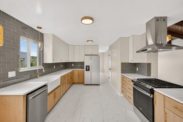 9635 Village Green Drive NE, Albuquerque, NM 87111