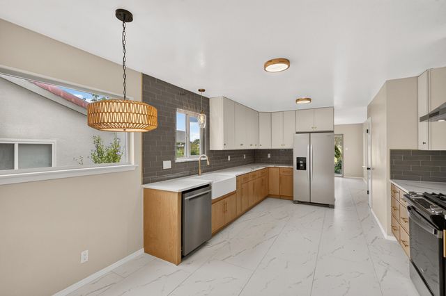 9635 Village Green Drive NE, Albuquerque, NM 87111