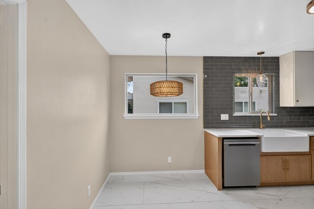 9635 Village Green Drive NE, Albuquerque, NM 87111