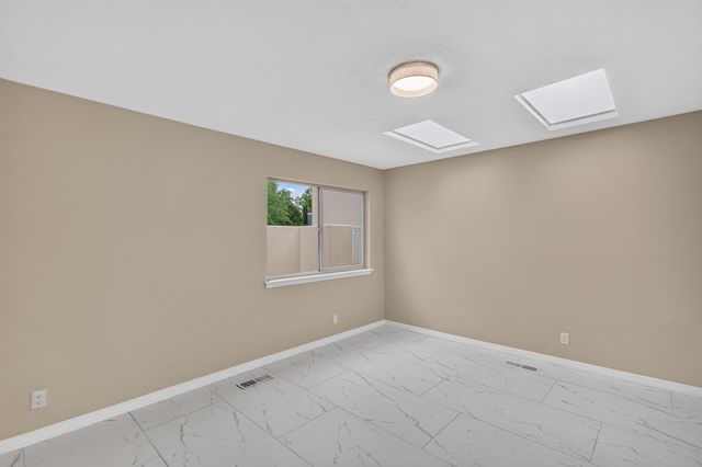 9635 Village Green Drive NE, Albuquerque, NM 87111