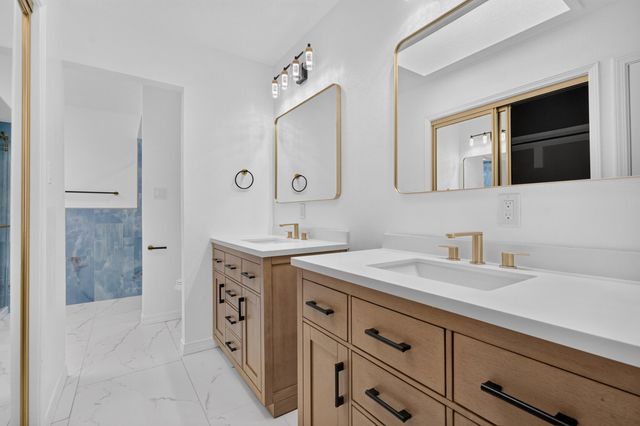 9635 Village Green Drive NE, Albuquerque, NM 87111