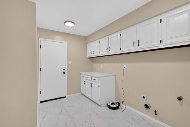 9635 Village Green Drive NE, Albuquerque, NM 87111