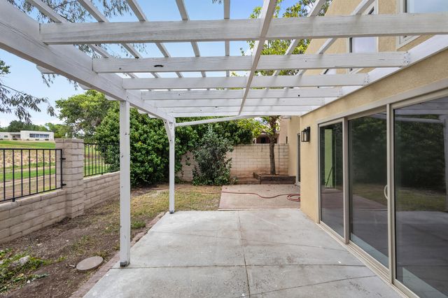 9635 Village Green Drive NE, Albuquerque, NM 87111