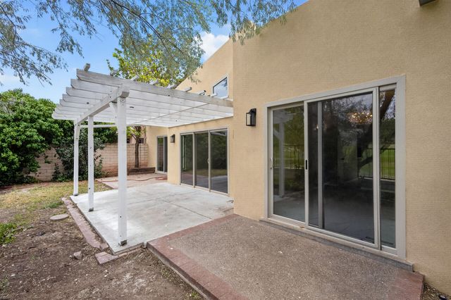 9635 Village Green Drive NE, Albuquerque, NM 87111