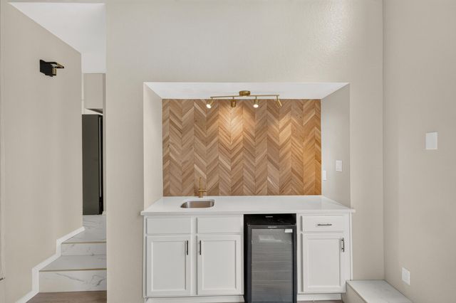9635 Village Green Drive NE, Albuquerque, NM 87111
