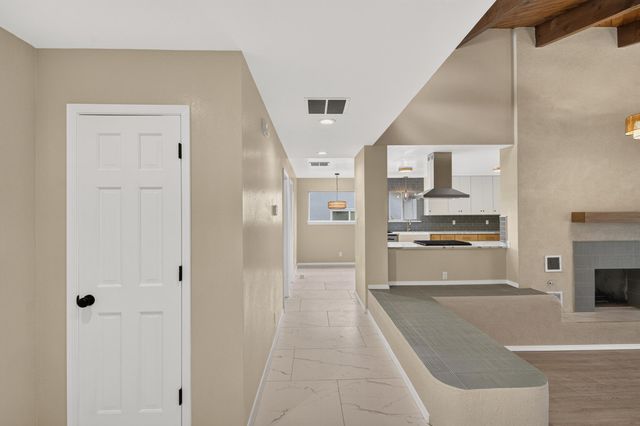 9635 Village Green Drive NE, Albuquerque, NM 87111