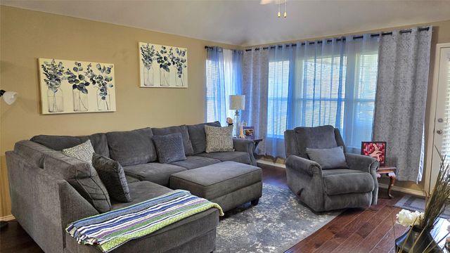 7717 Decoy Drive, Arlington, TX 76002