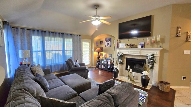 7717 Decoy Drive, Arlington, TX 76002