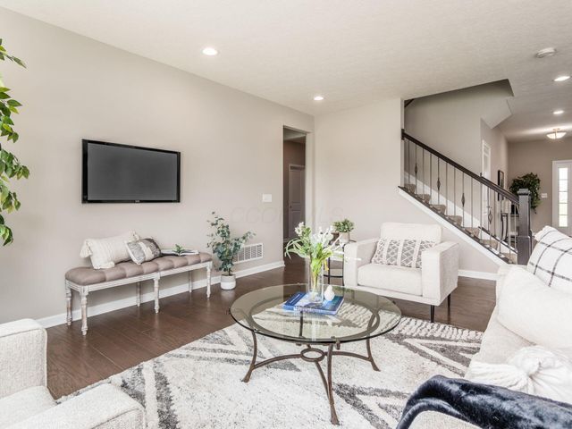 8579 Tupelo Way, Plain City, OH 43064