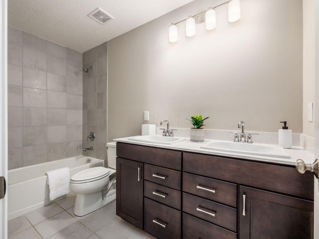 8579 Tupelo Way, Plain City, OH 43064