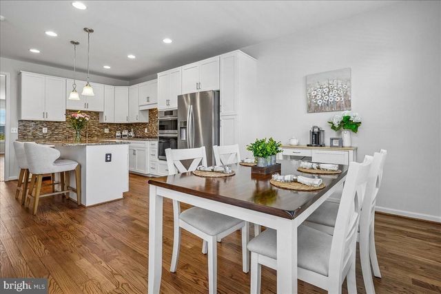 25073 PRAIRIE FIRE SQ, Aldie, VA 20105