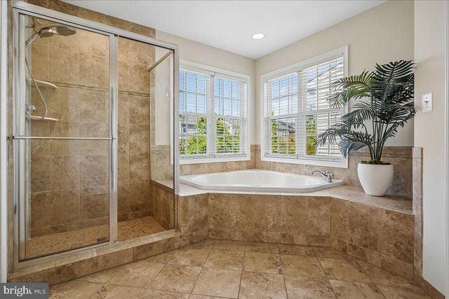 25073 PRAIRIE FIRE SQ, Aldie, VA 20105