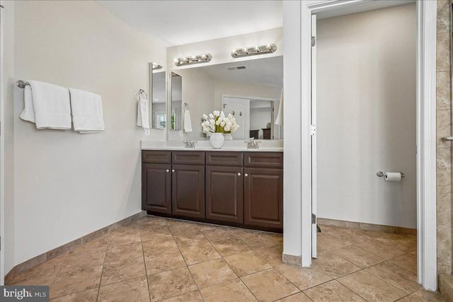 25073 PRAIRIE FIRE SQ, Aldie, VA 20105