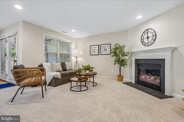 25073 PRAIRIE FIRE SQ, Aldie, VA 20105