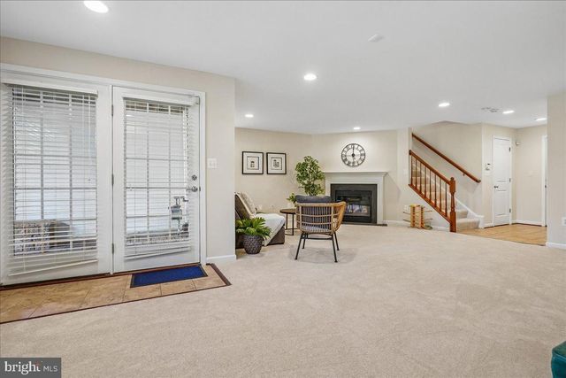 25073 PRAIRIE FIRE SQ, Aldie, VA 20105