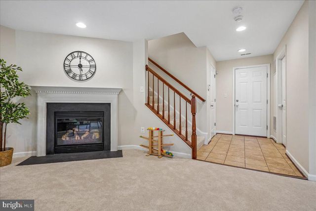 25073 PRAIRIE FIRE SQ, Aldie, VA 20105