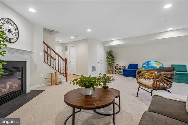 25073 PRAIRIE FIRE SQ, Aldie, VA 20105
