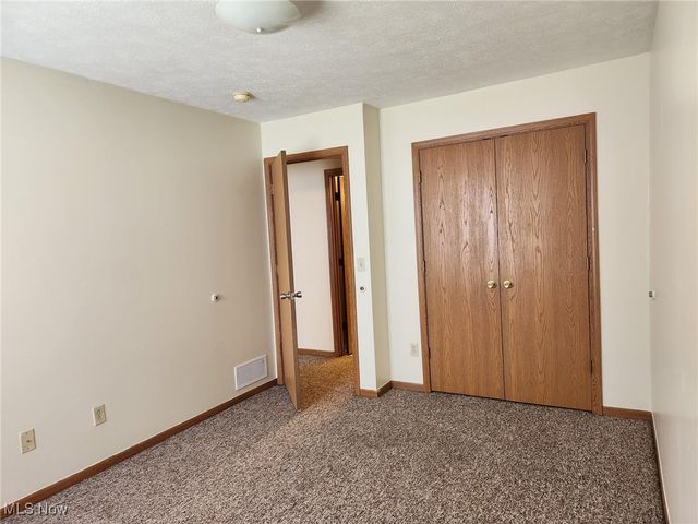 2951 Megan Circle, Youngstown, OH 44505