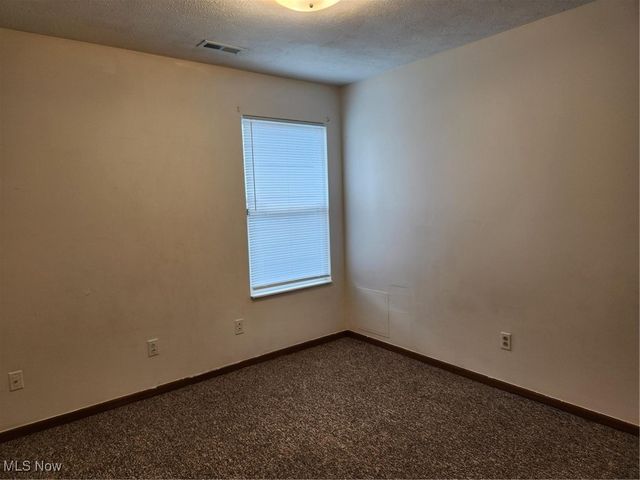 2951 Megan Circle, Youngstown, OH 44505