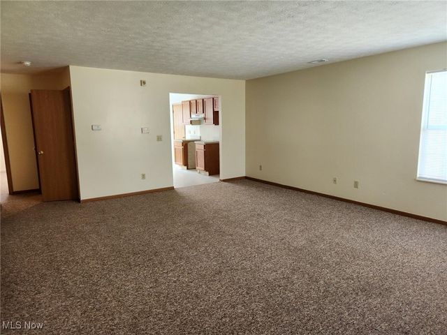 2951 Megan Circle, Youngstown, OH 44505