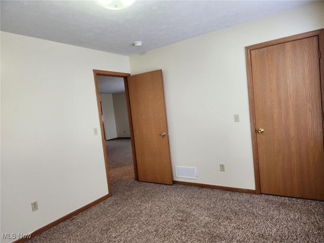 2951 Megan Circle, Youngstown, OH 44505