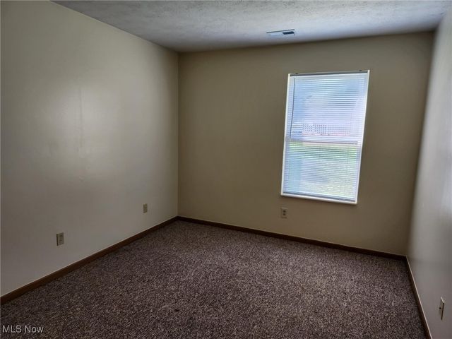 2951 Megan Circle, Youngstown, OH 44505