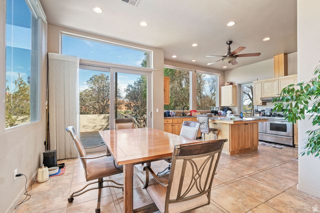 19 BOULDER CIR, Santa Clara, UT 84765