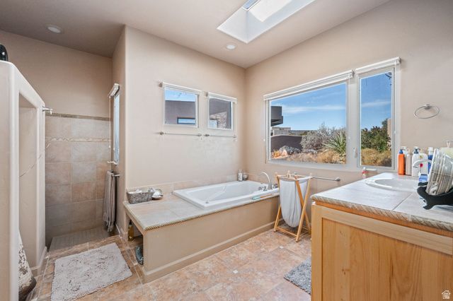 19 BOULDER CIR, Santa Clara, UT 84765