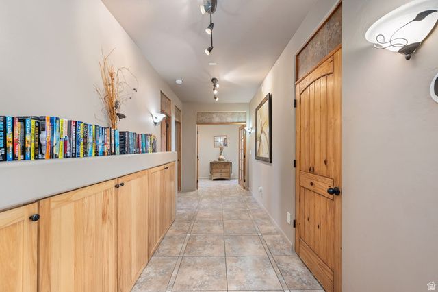 19 BOULDER CIR, Santa Clara, UT 84765