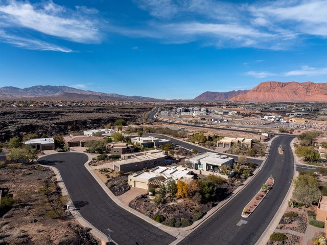 19 BOULDER CIR, Santa Clara, UT 84765