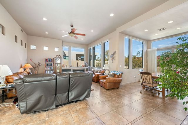 19 BOULDER CIR, Santa Clara, UT 84765