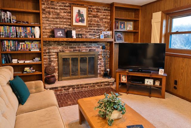 212 Pfaff Drive, Frankfort, IL 60423