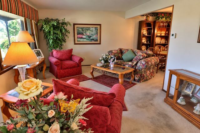 212 Pfaff Drive, Frankfort, IL 60423