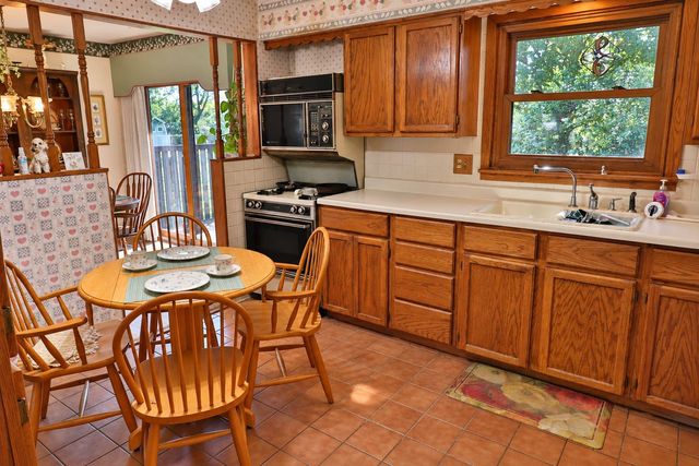 212 Pfaff Drive, Frankfort, IL 60423