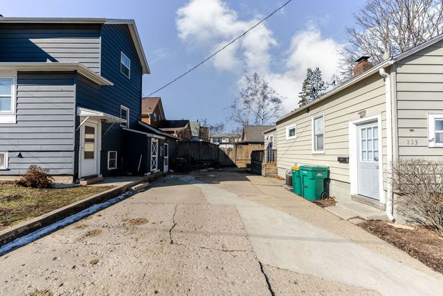 405 W High Street, Sycamore, IL 60178