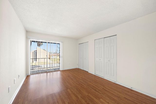 711 Holiday Drive 42, Galveston, TX 77550