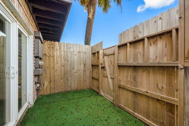 711 Holiday Drive 42, Galveston, TX 77550