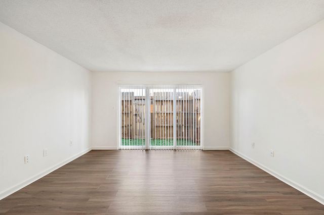 711 Holiday Drive 42, Galveston, TX 77550